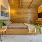 Pirin Style & *